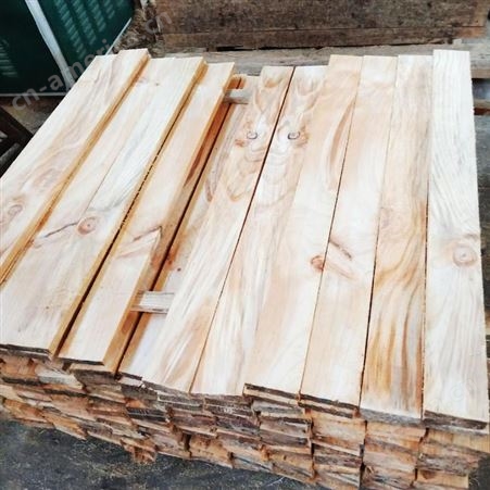 呈果木业工程木方工地建筑木方规格尺寸 4x6建筑方木价格便宜