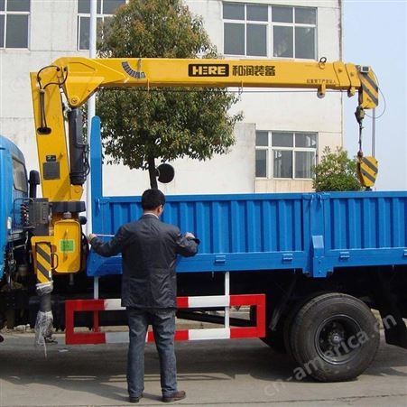 江苏和润 工厂直销3.2吨随车吊 吊运机 小型车用起重机 质量可靠