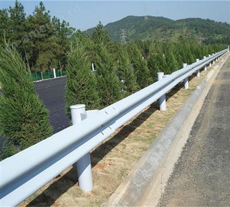 乡村喷塑波形护栏 两波护栏 河南厂家生产制作