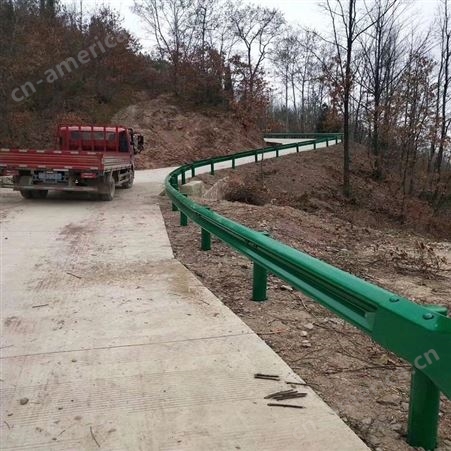 甘肃世腾高速公路护栏生产厂家 公路护栏板规格 高速波形护栏板材料