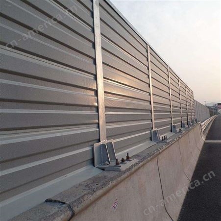治噪声污染声屏障地铁小区隔音墙道路金属降噪隔音板PVC透明隔音墙