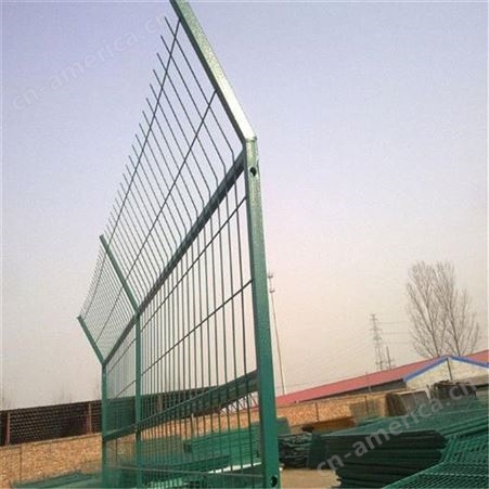 道路隔离护栏 镀锌护栏网 凯万 厂区围栏网生产厂家